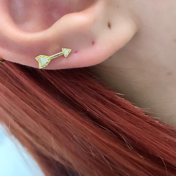 Arrow Piercing with Cubic Zirconia in 18K Gold