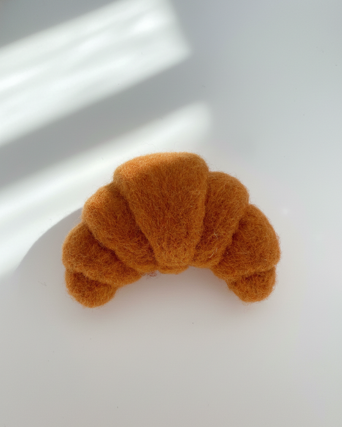 Butter Croissant Wool Magnet - Woobbi