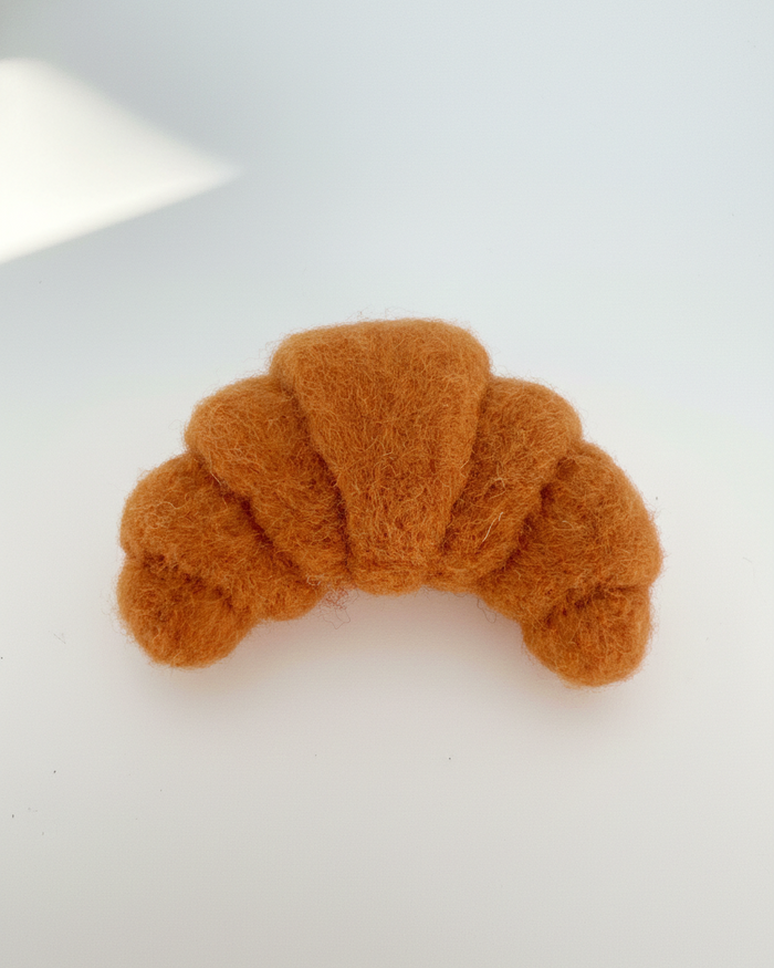 Butter Croissant Wool Magnet - Woobbi