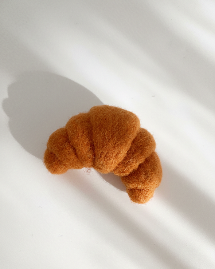 Butter Croissant Wool Magnet - Woobbi