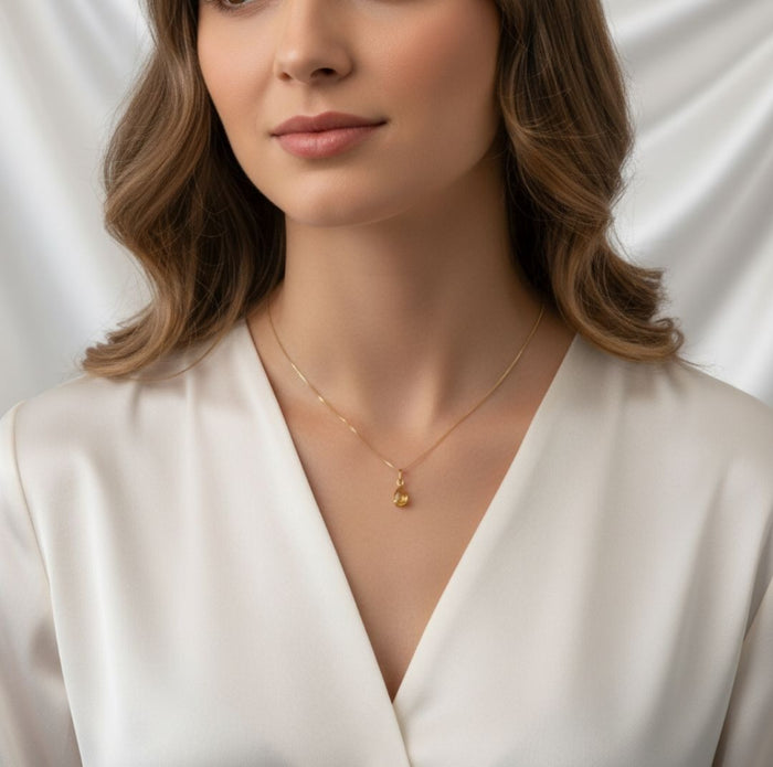 Citrine Drop-Shaped Pendant in 18K Gold