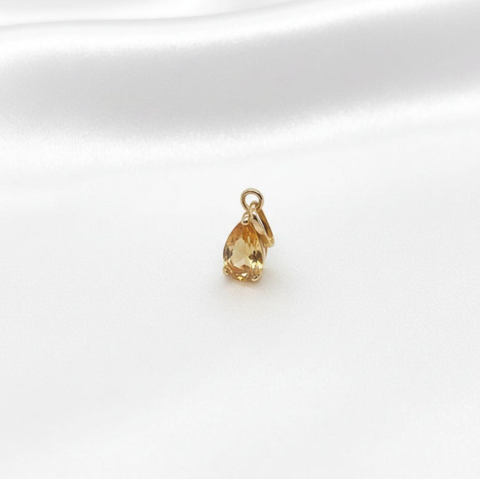 Citrine Drop-Shaped Pendant in 18K Gold