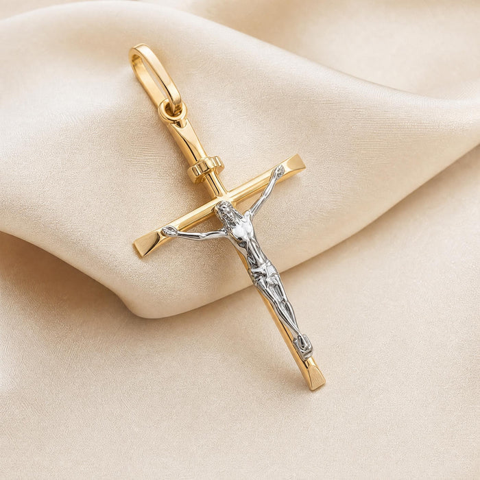 Cross with Christ in White Gold Pendant in 18K Gold