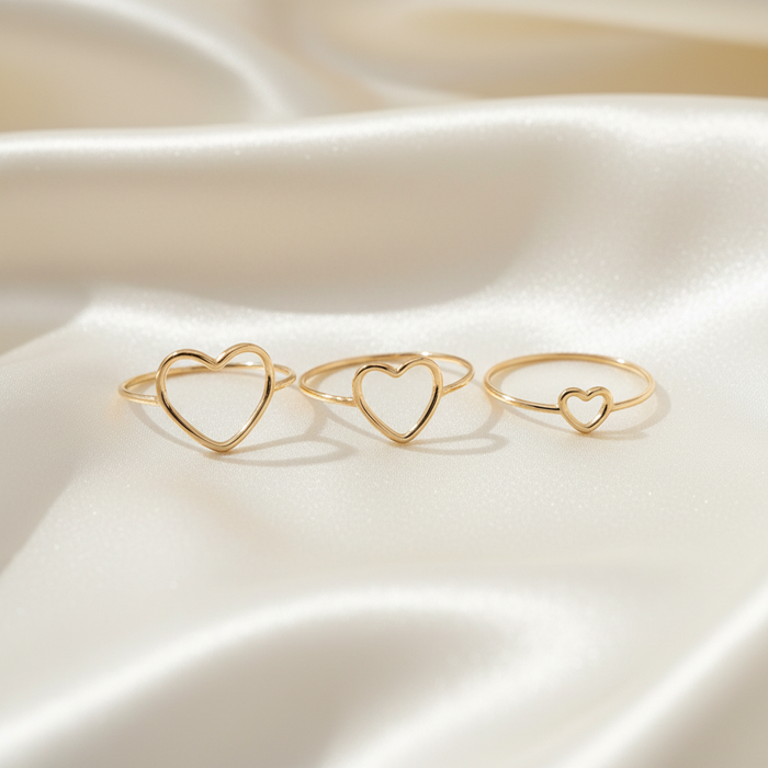 Delicate Heart Wire Ring in 18K Gold