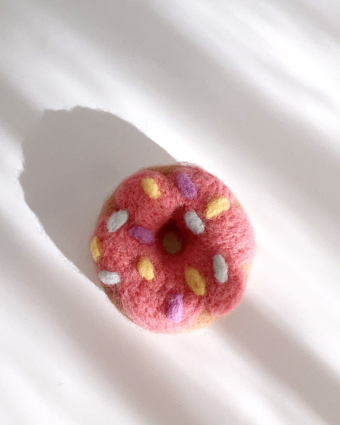Pink Frosted Donut Wool Magnet - Woobbi
