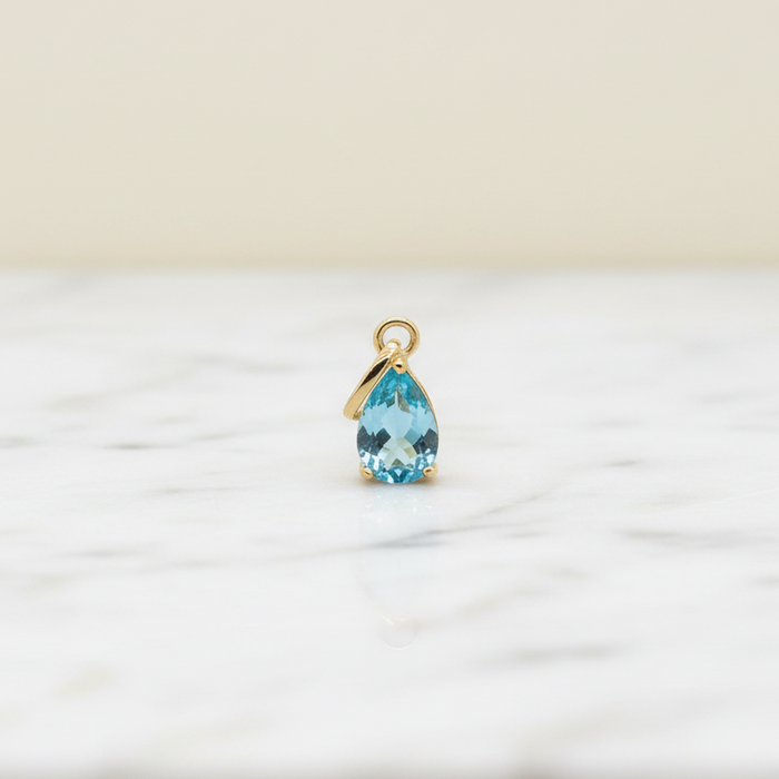 Drop Topaz Pendant in 18K Gold