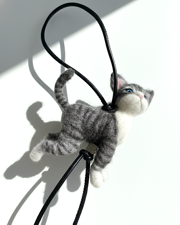 Gray Tabby Cat Wool Charm - Woobbi