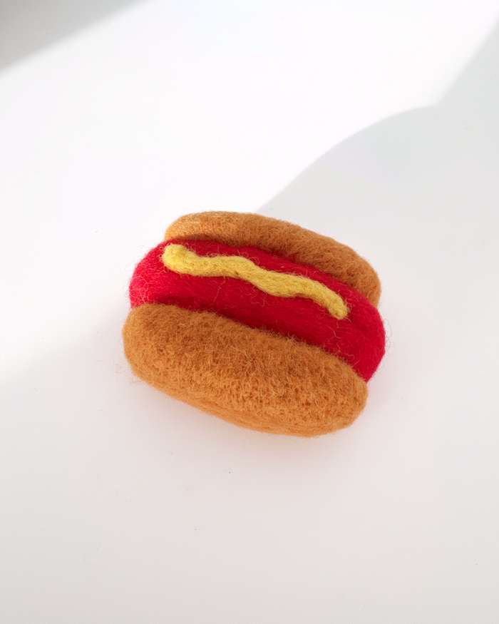 Hot Dog Wool Magnet - Woobbi