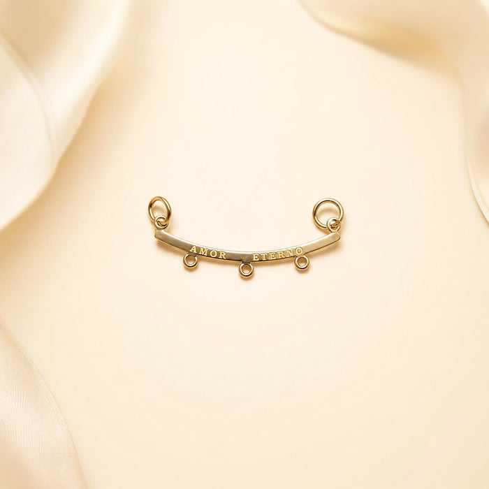 Kangaroo Inscribed Love Eternal Pendant in 18K Gold
