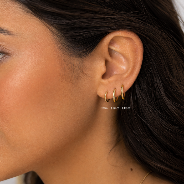 Mini Round Wire Square in 18K Gold