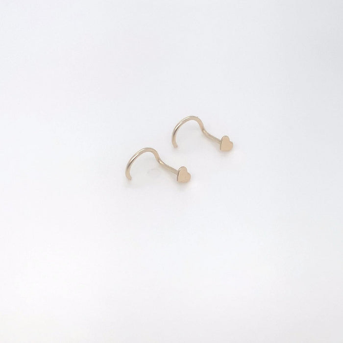Nostril Flat Heart Piercing in 18K Gold