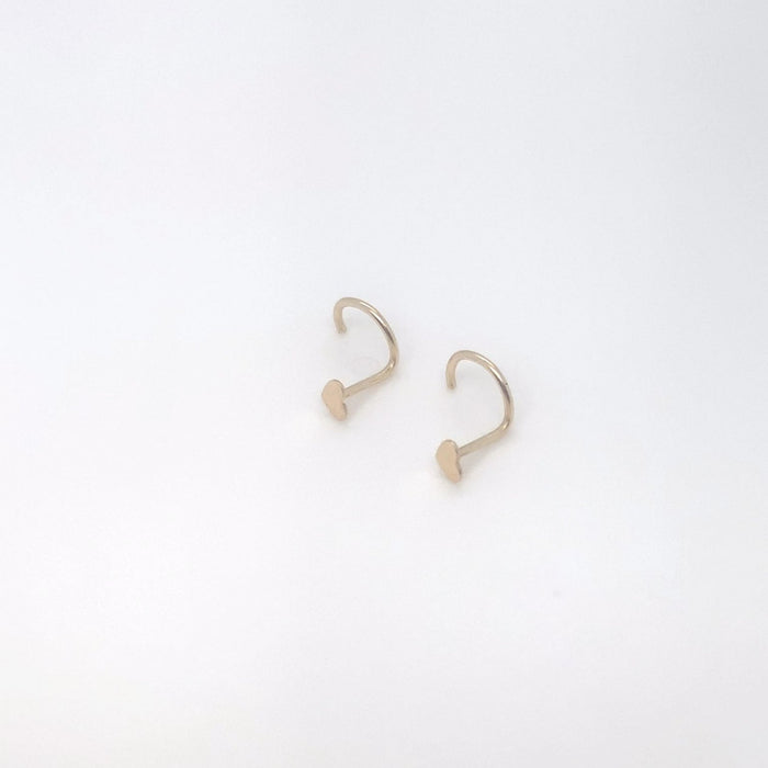 Nostril Flat Heart Piercing in 18K Gold