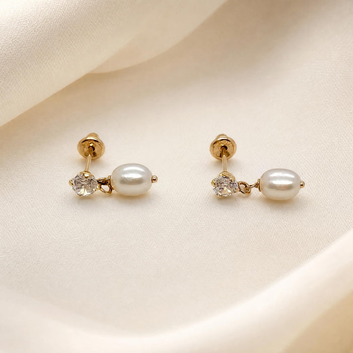 Ring with Pearl and Cubic Zirconia in 18K Gold