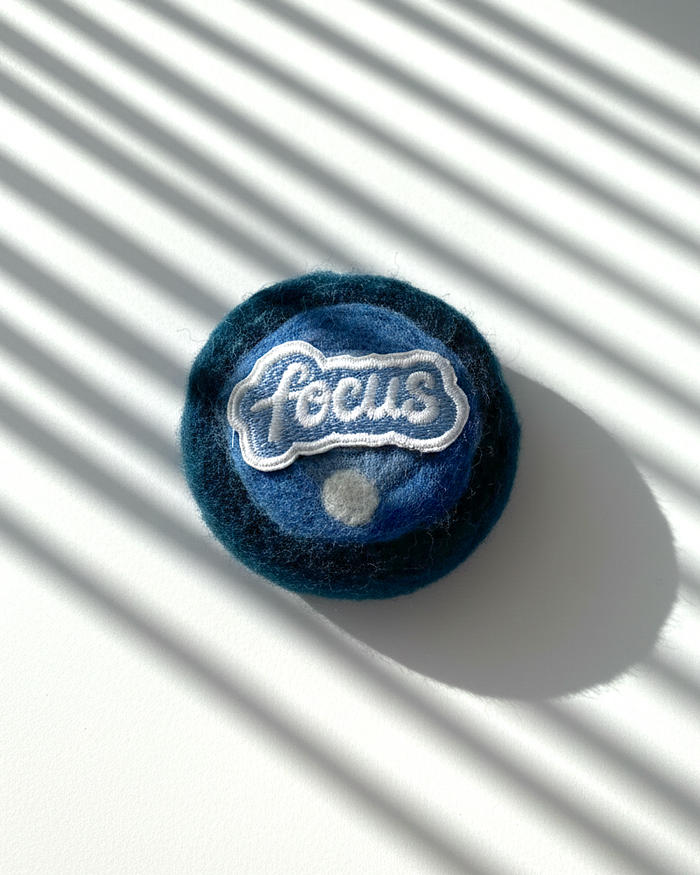 Round Shaped Magnet with Focus Patch - Woobbi