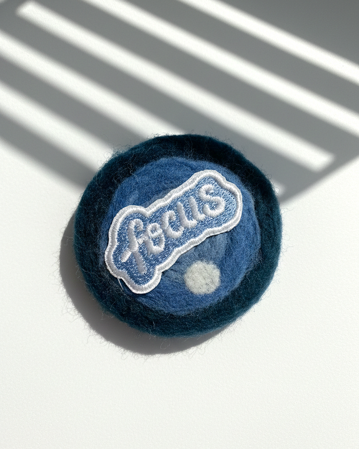 Round Shaped Magnet with Focus Patch - Woobbi