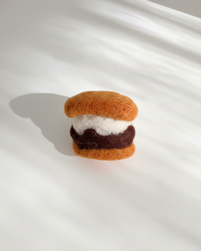 S’more Wool Magnet - Woobbi