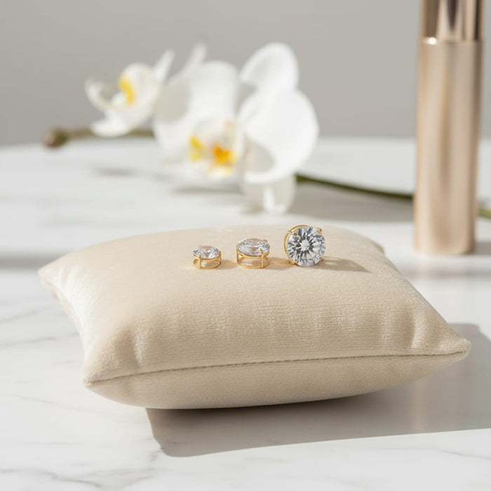 Solitaire Pendant with Cubic Zirconia in 18K Gold