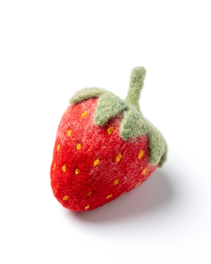 Strawberry Wool Felt Fridge Magnet - Woobbi