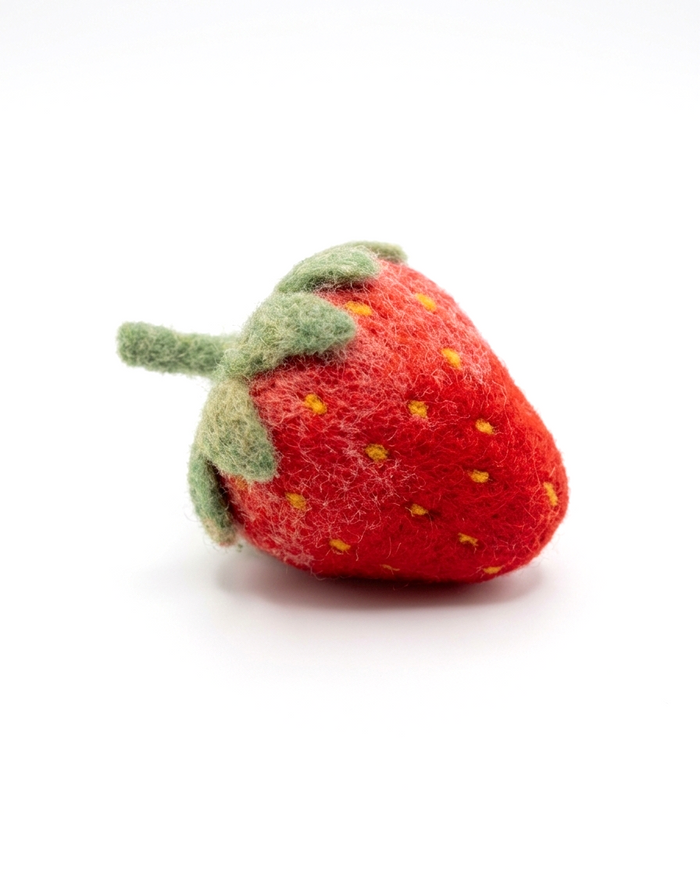 Strawberry Wool Felt Fridge Magnet - Woobbi