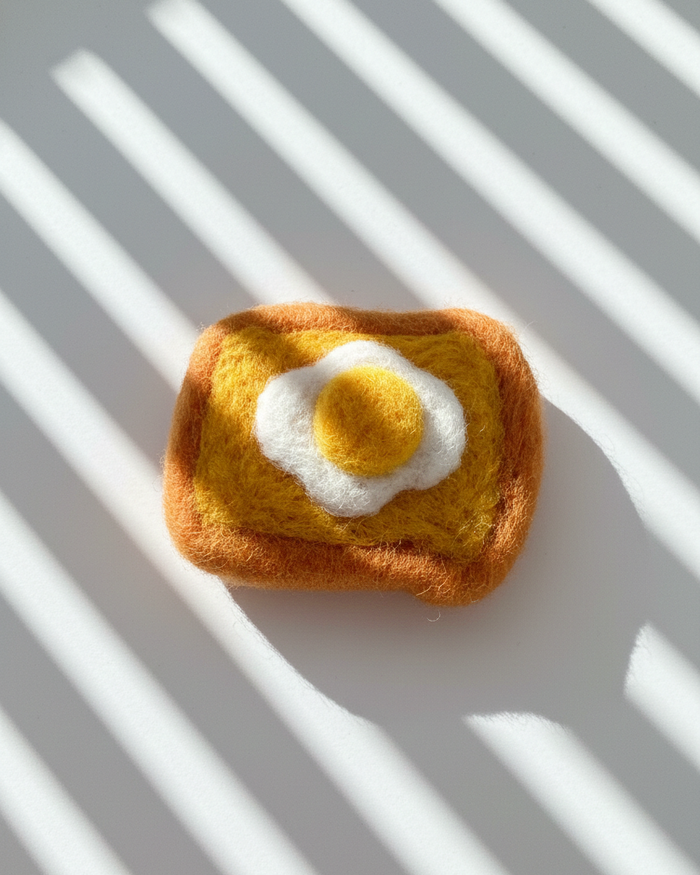 Sunny Egg Toast Wool Magnet - Woobbi