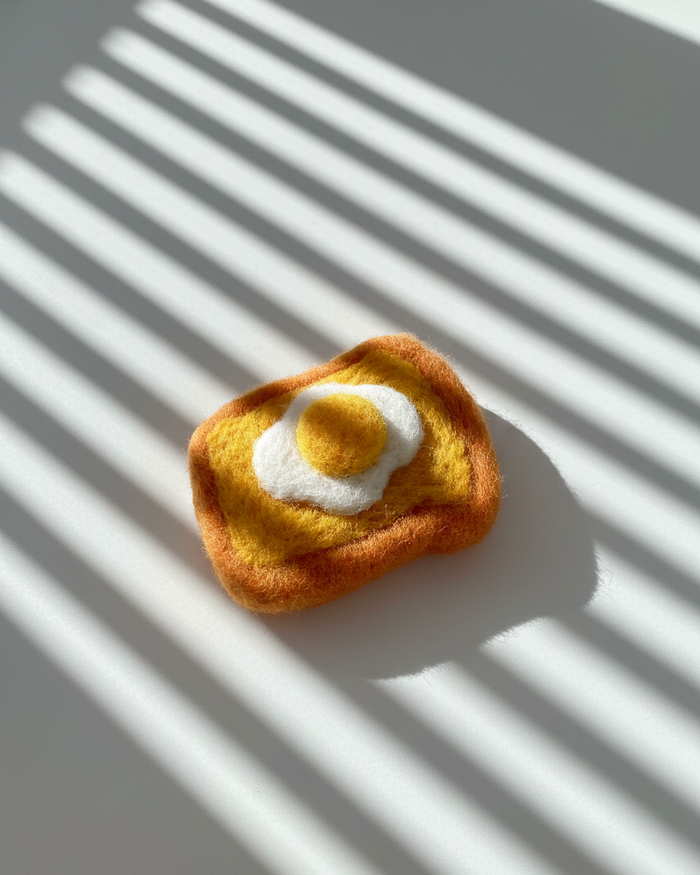 Sunny Egg Toast Wool Magnet - Woobbi